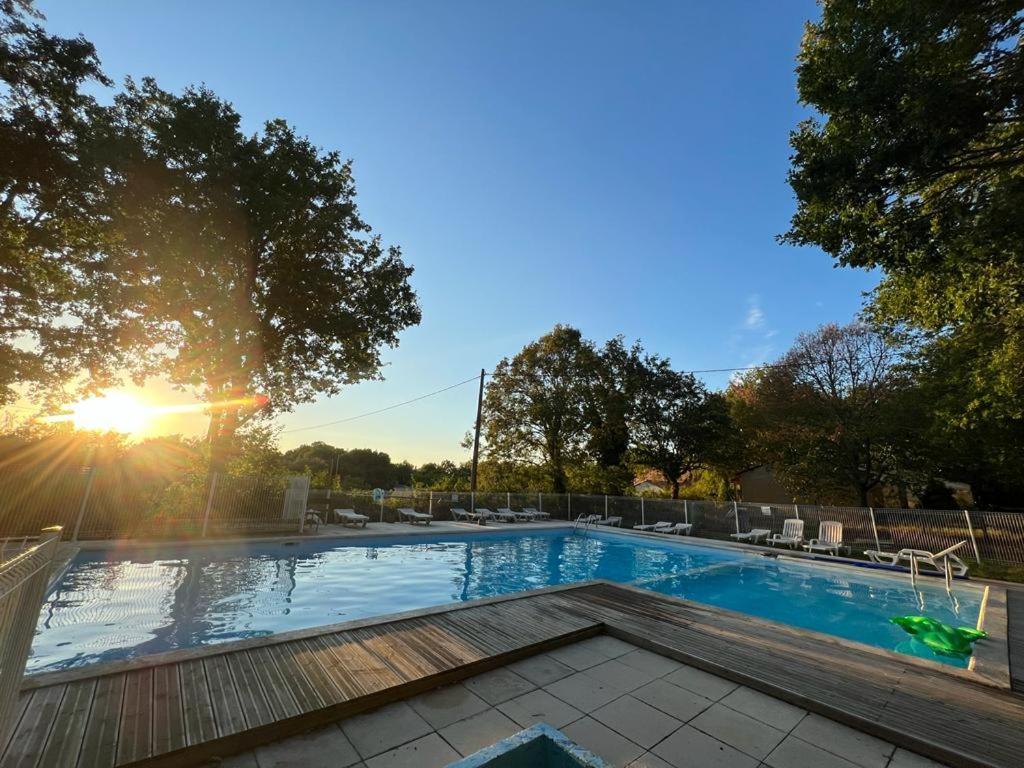 Emplacement Tente Car Camping Saint-Aubin-de-Nabirat